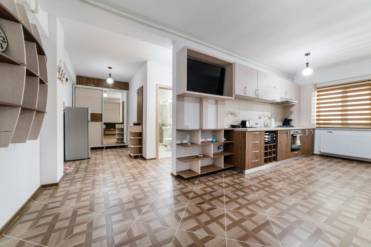 Derya Suites - Mamaia Nord Нэводари Экстерьер фото