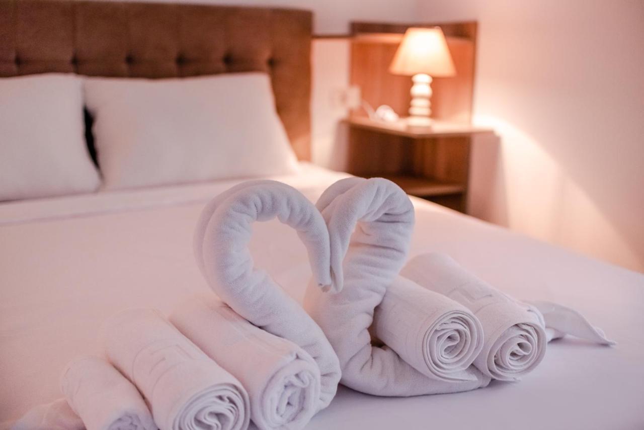 Derya Suites - Mamaia Nord Нэводари Экстерьер фото