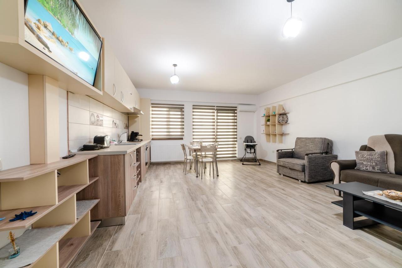 Derya Suites - Mamaia Nord Нэводари Экстерьер фото